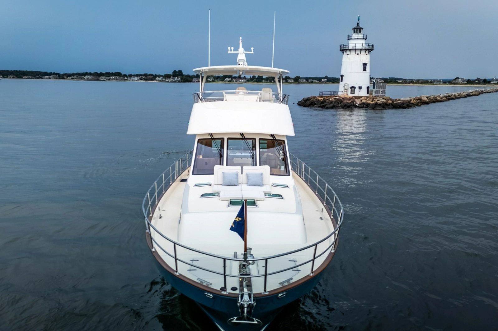 2027 Hunt Yachts 56 Flybridge