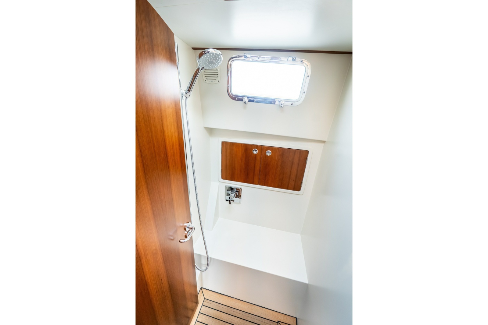 2027 Hunt Yachts 56 Flybridge