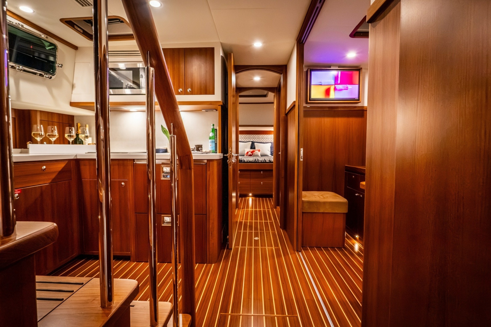 2027 Hunt Yachts 56 Flybridge