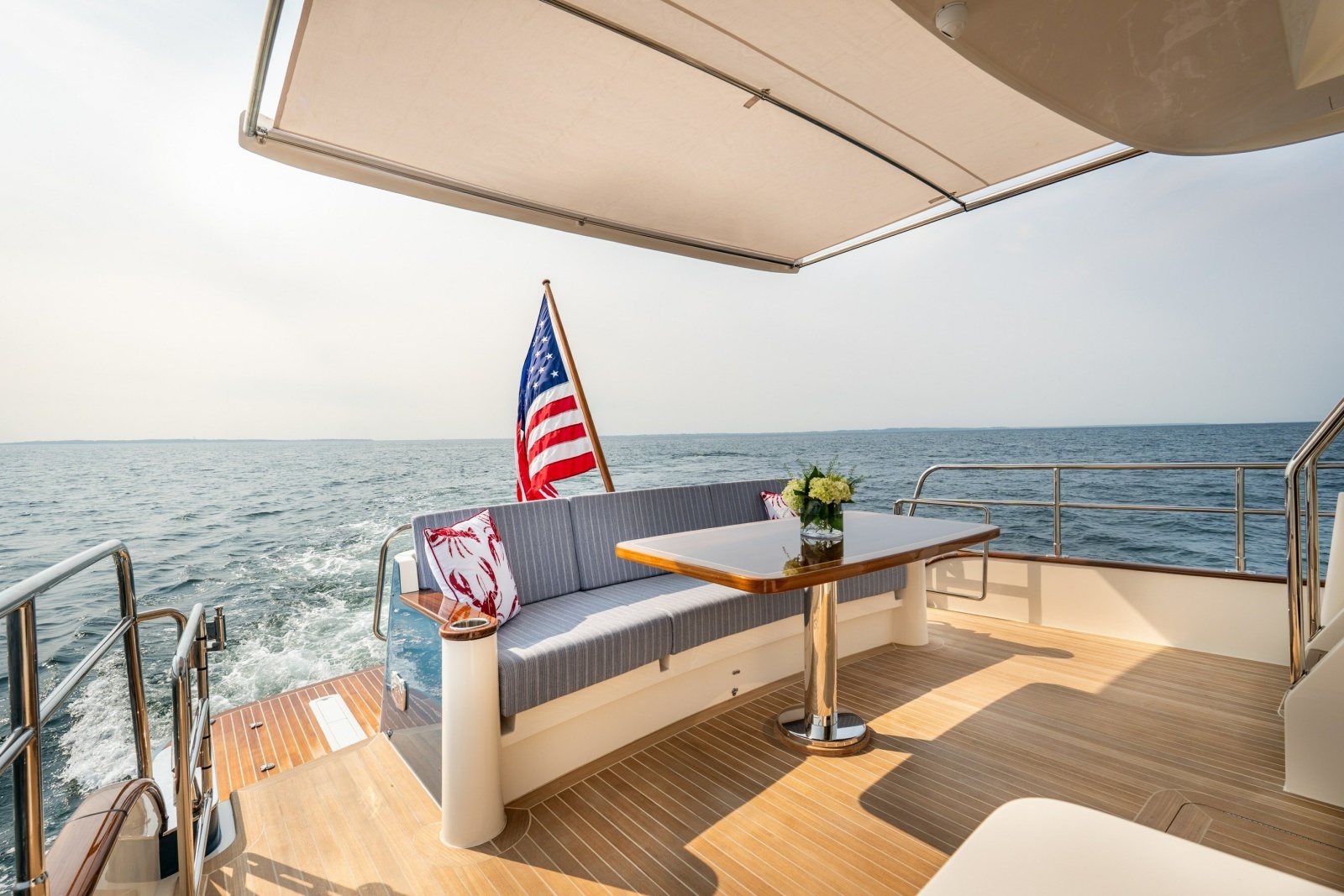 2027 Hunt Yachts 56 Flybridge