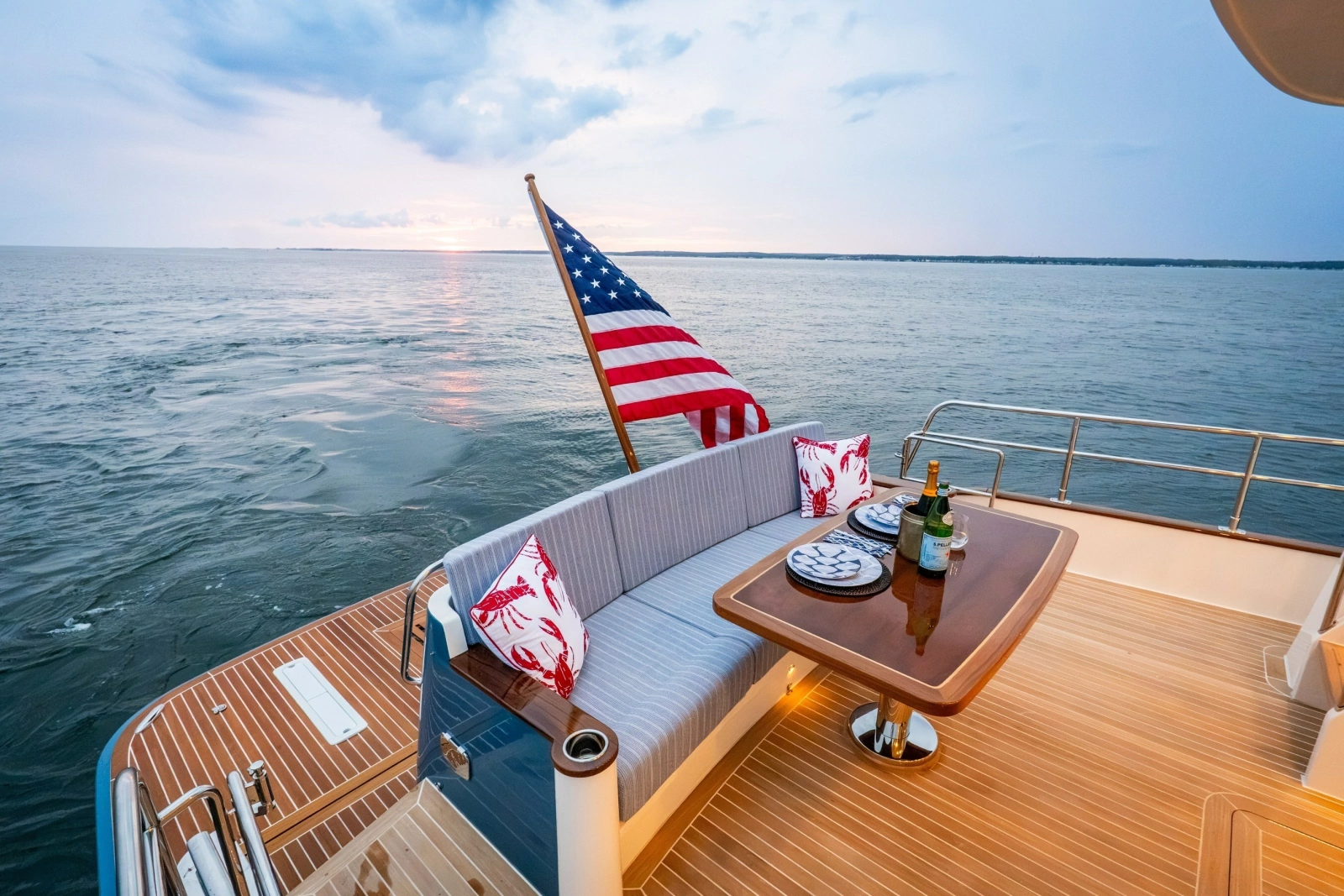2027 Hunt Yachts 56 Flybridge