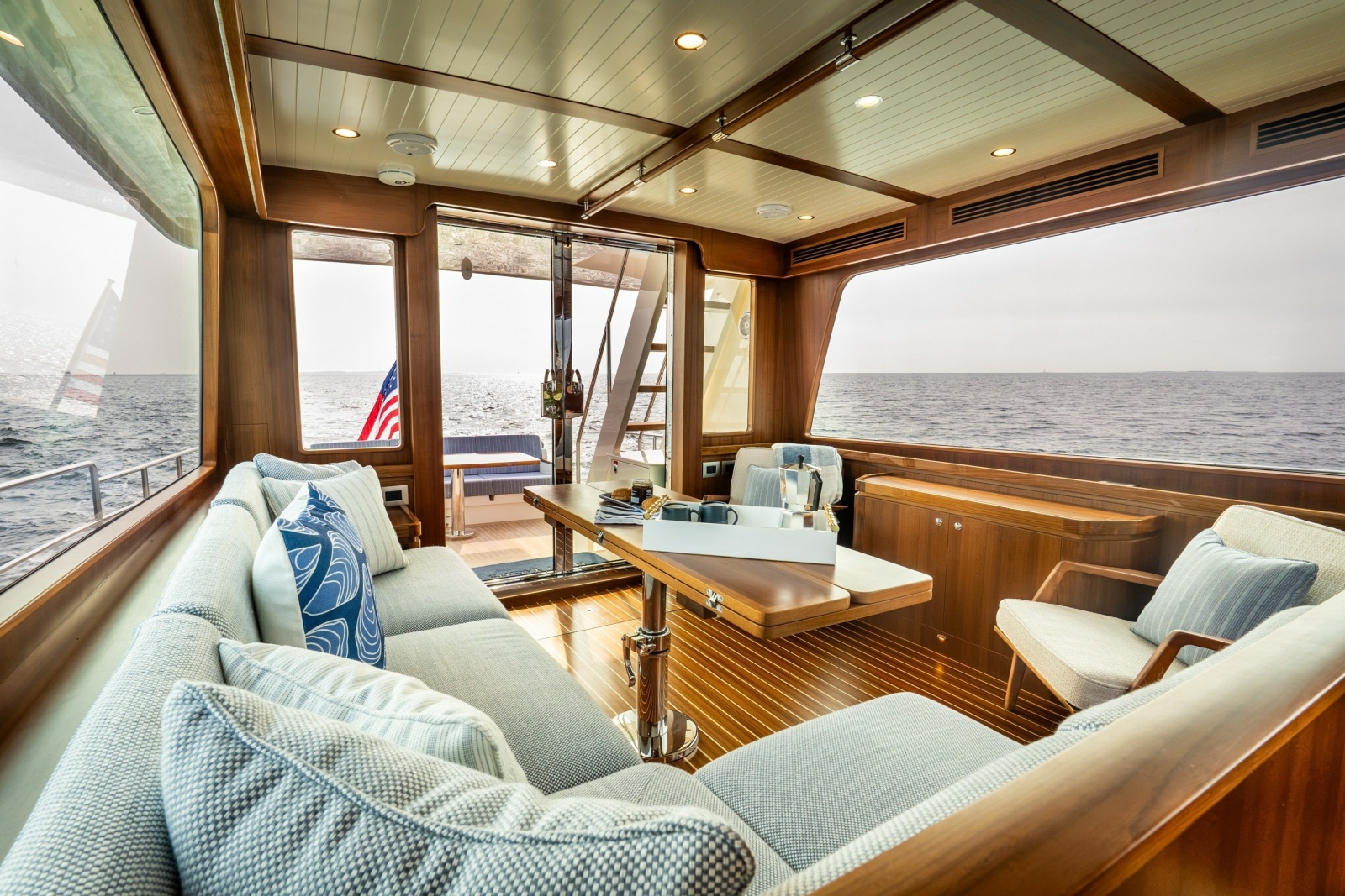 2027 Hunt Yachts 56 Flybridge