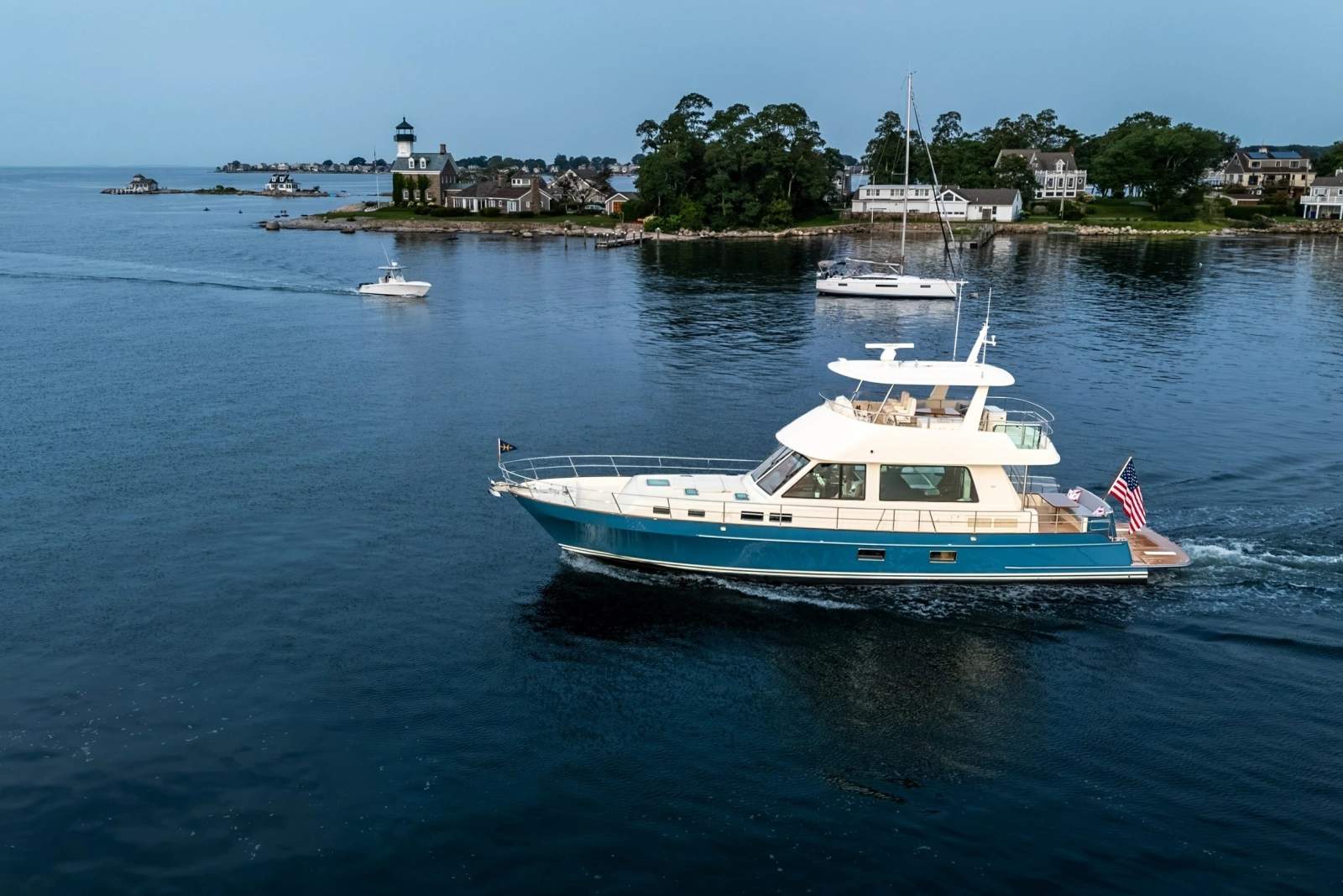 2027 Hunt Yachts 56 Flybridge
