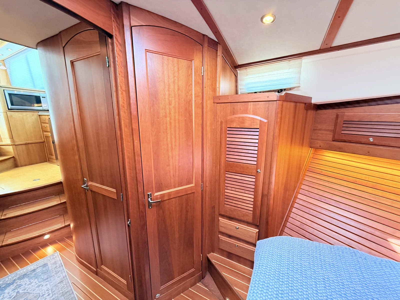 2012 Sabre 42 Salon Express