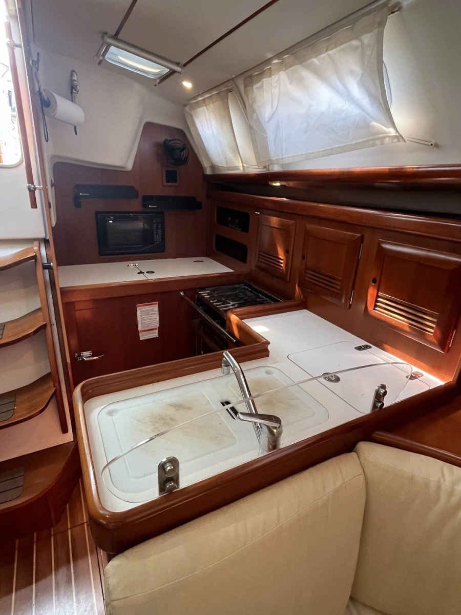 2006 Beneteau Oceanis 393