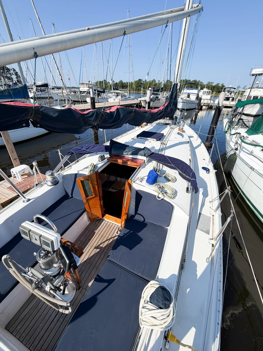 1989 Nonsuch 33