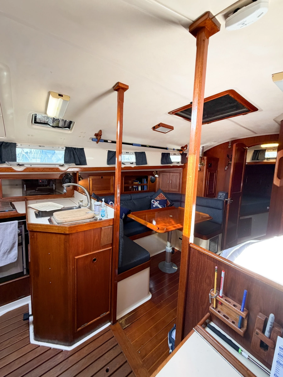 1989 Nonsuch 33