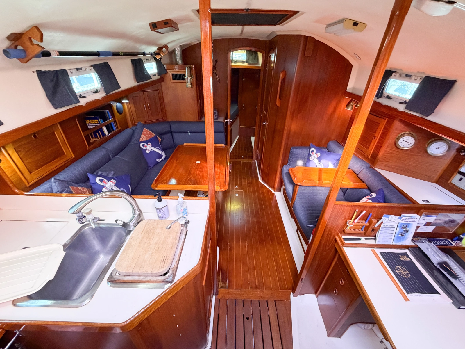 1989 Nonsuch 33