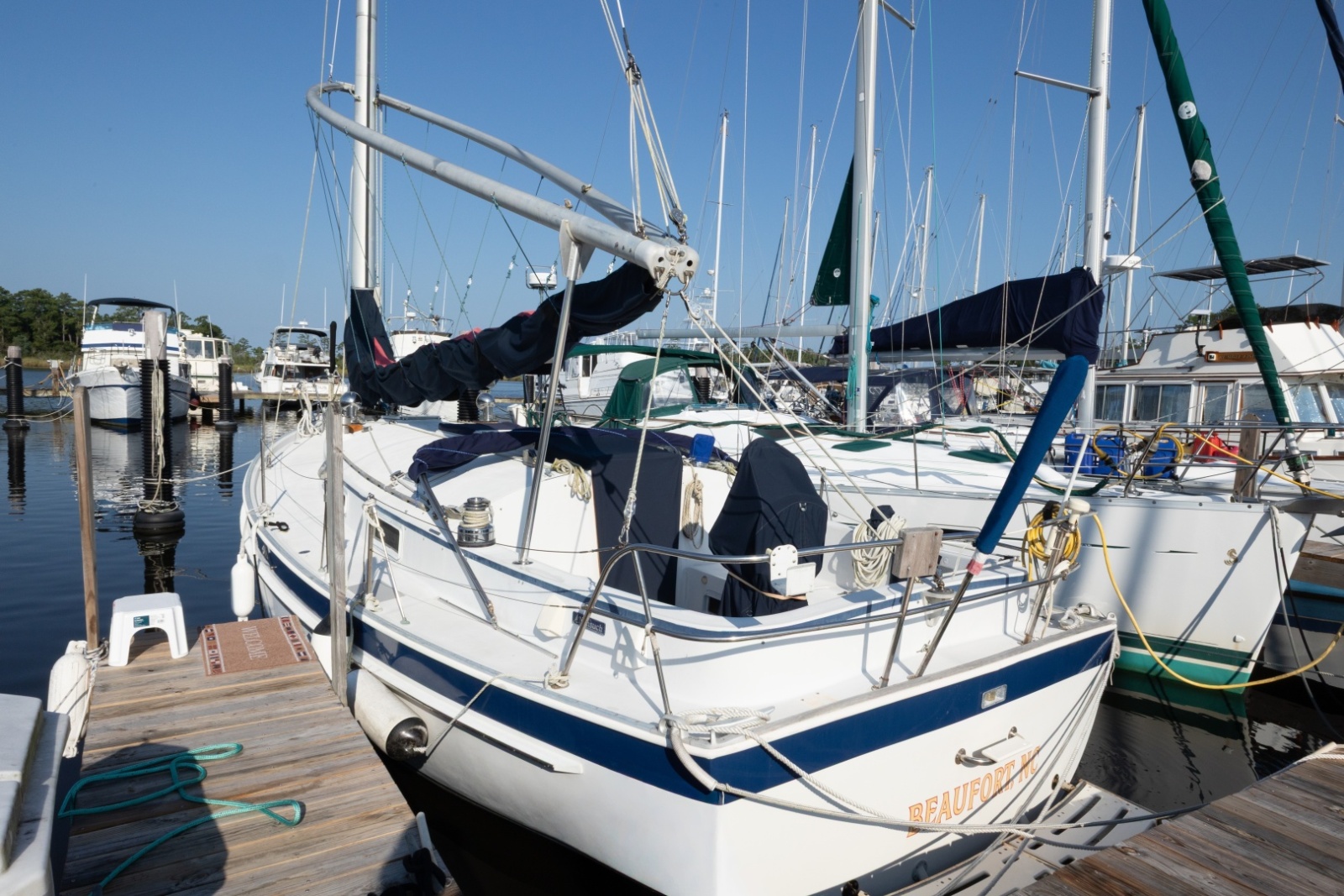 1989 Nonsuch 33
