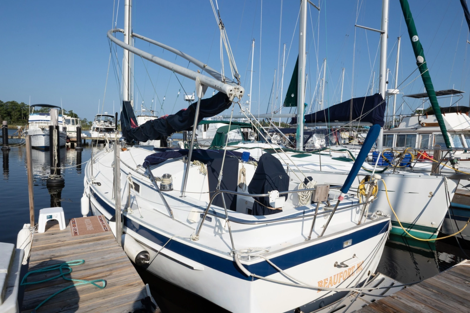 1989 Nonsuch 33