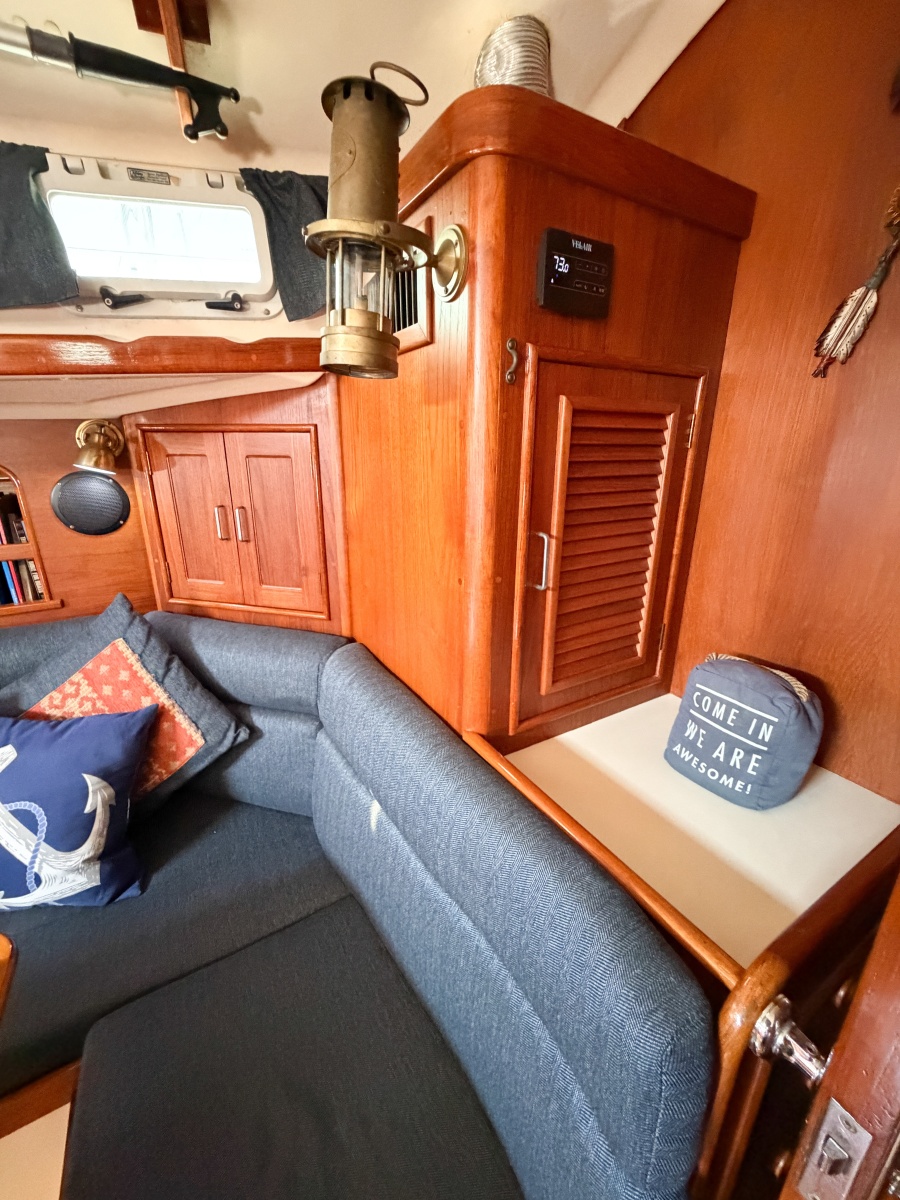 1989 Nonsuch 33