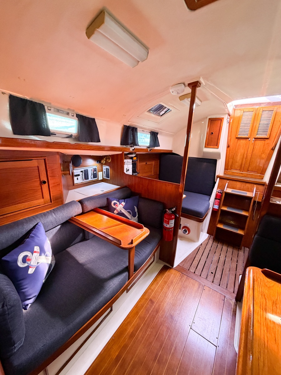 1989 Nonsuch 33