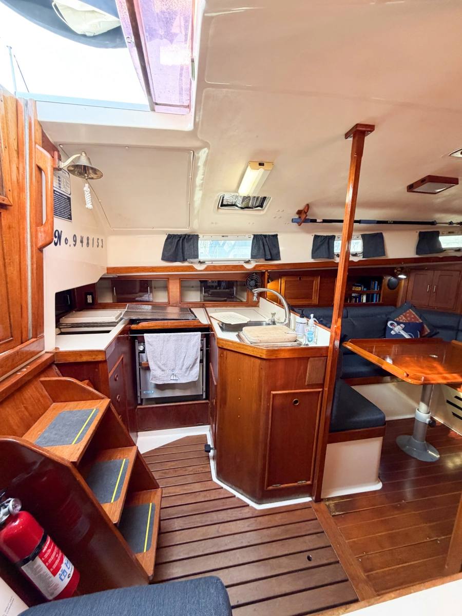 1989 Nonsuch 33