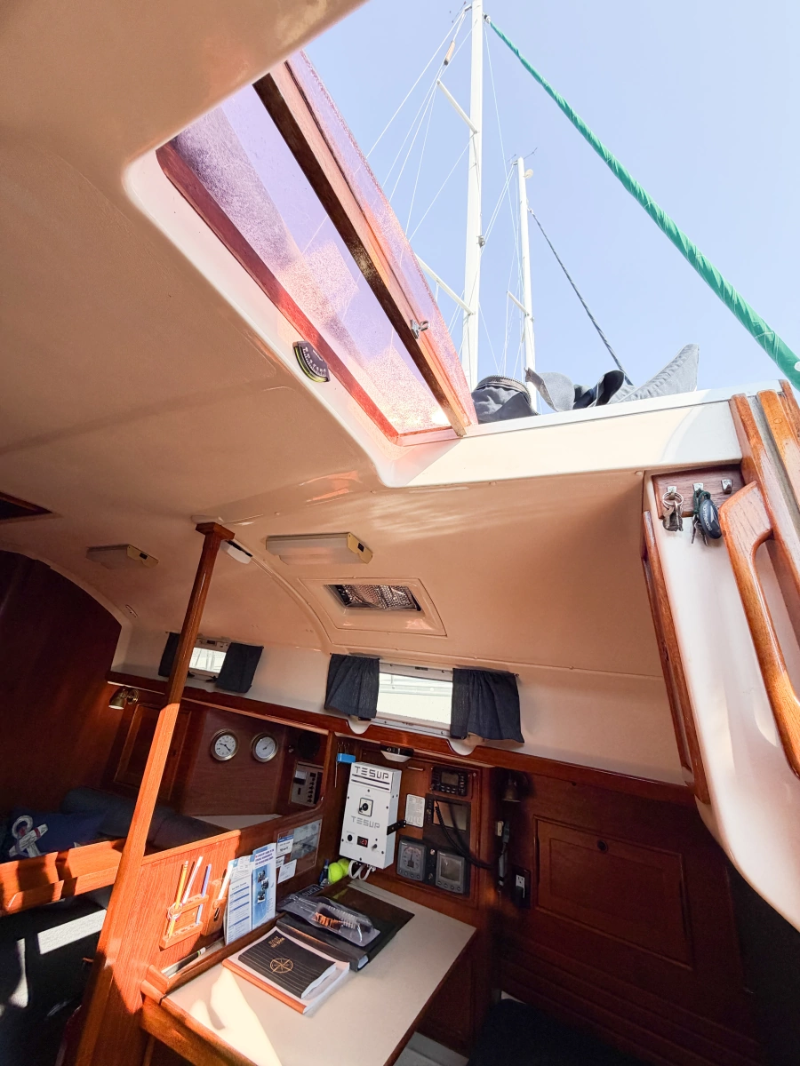 1989 Nonsuch 33
