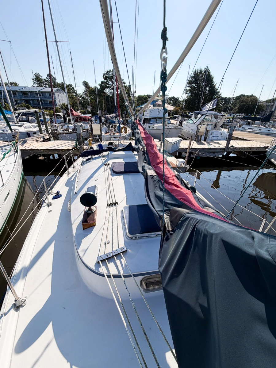 1989 Nonsuch 33