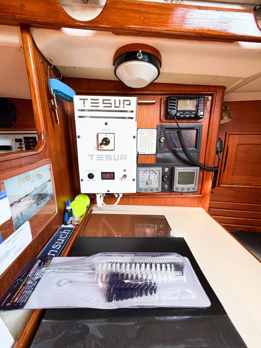 1989 Nonsuch 33