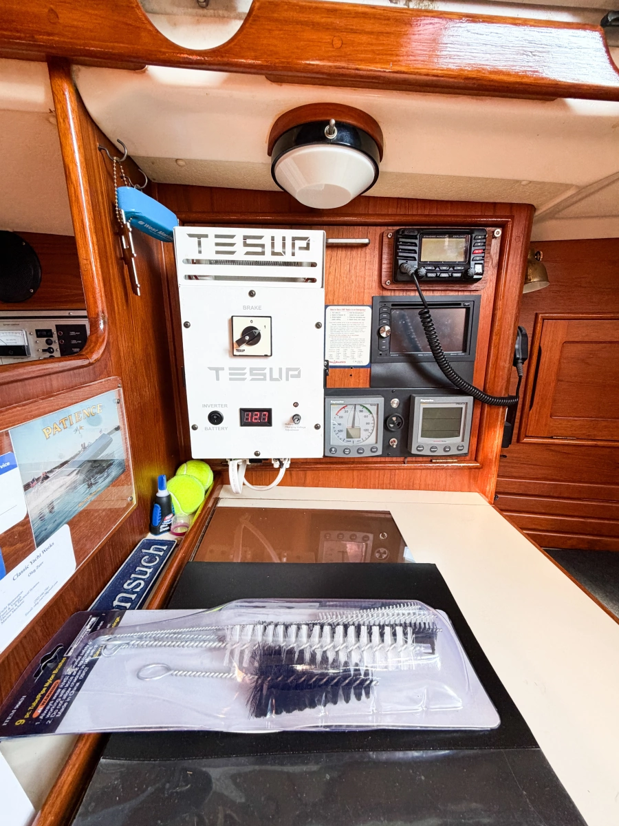 1989 Nonsuch 33