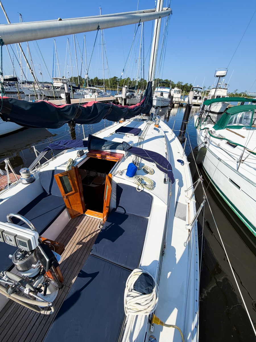 1989 Nonsuch 33
