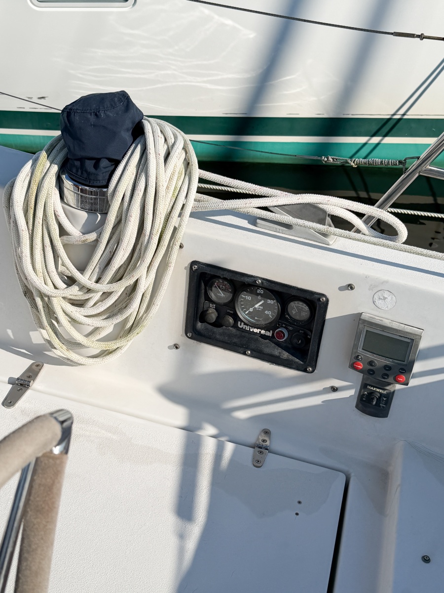1989 Nonsuch 33