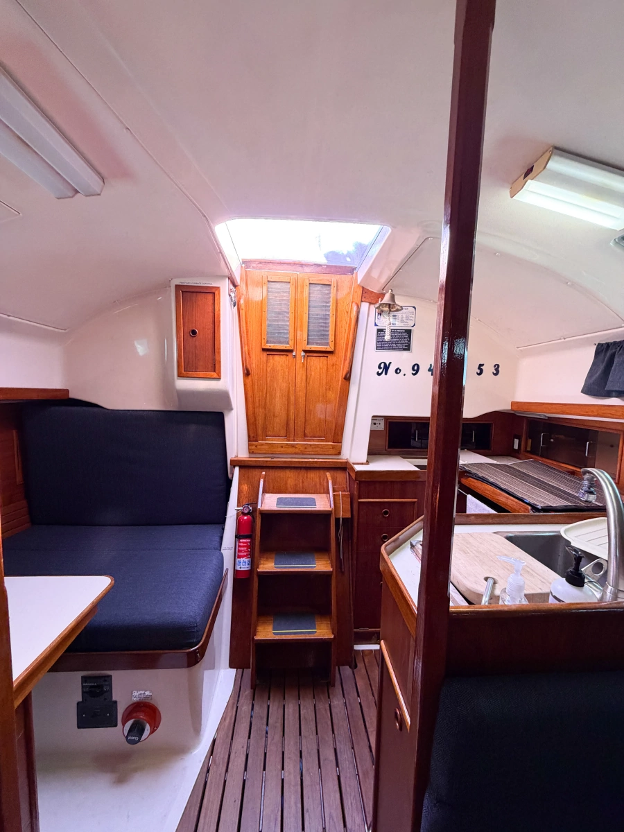 1989 Nonsuch 33
