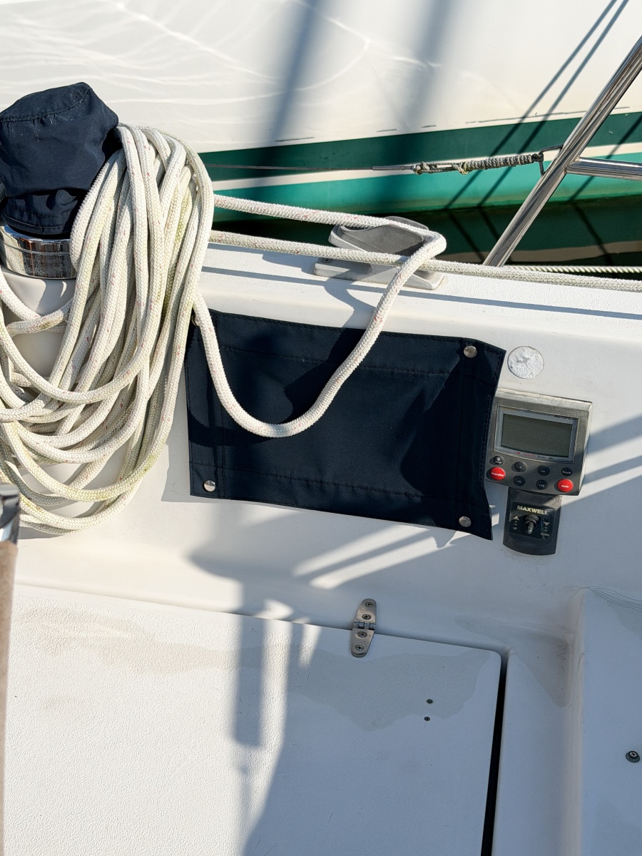 1989 Nonsuch 33