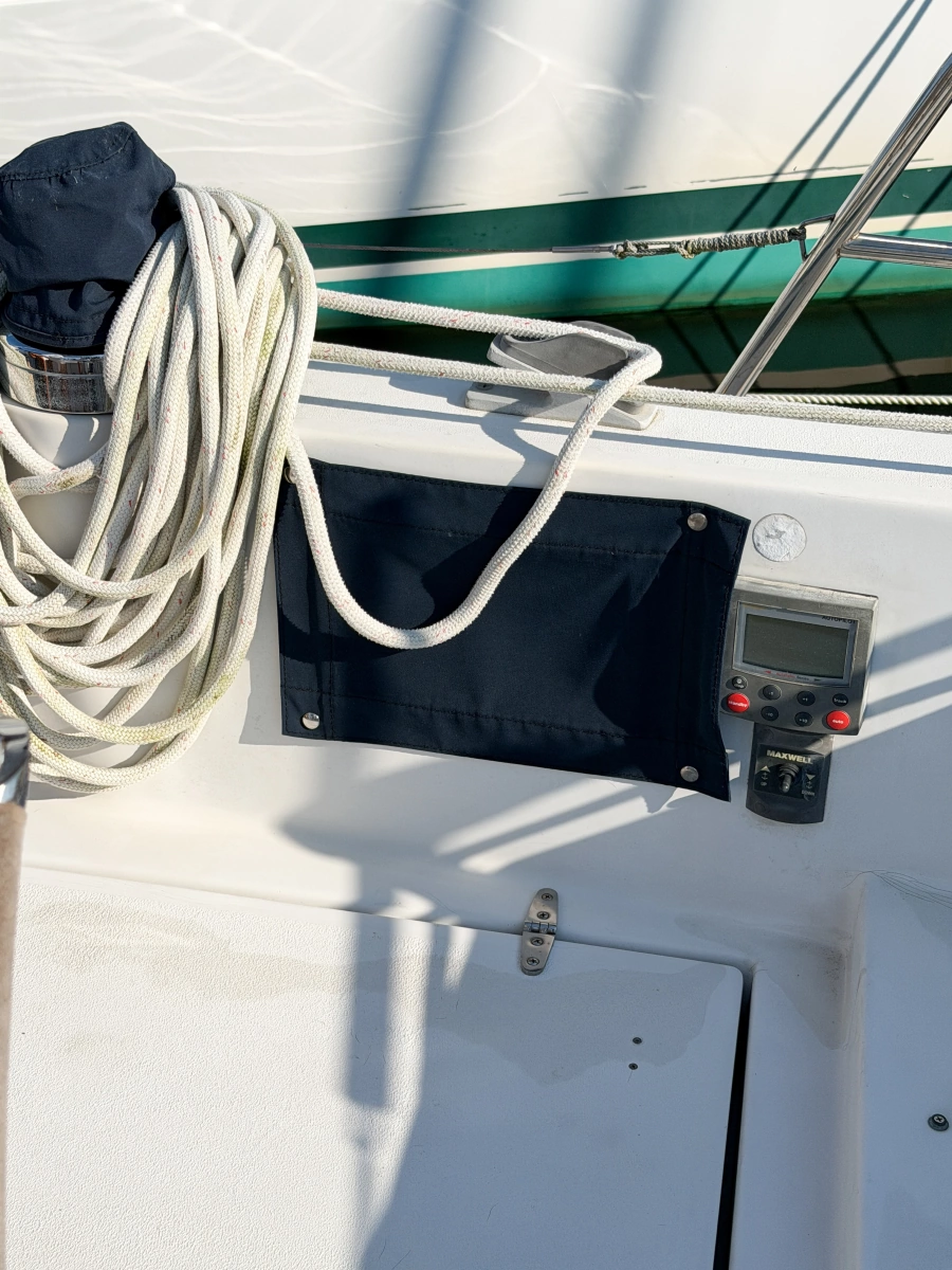 1989 Nonsuch 33
