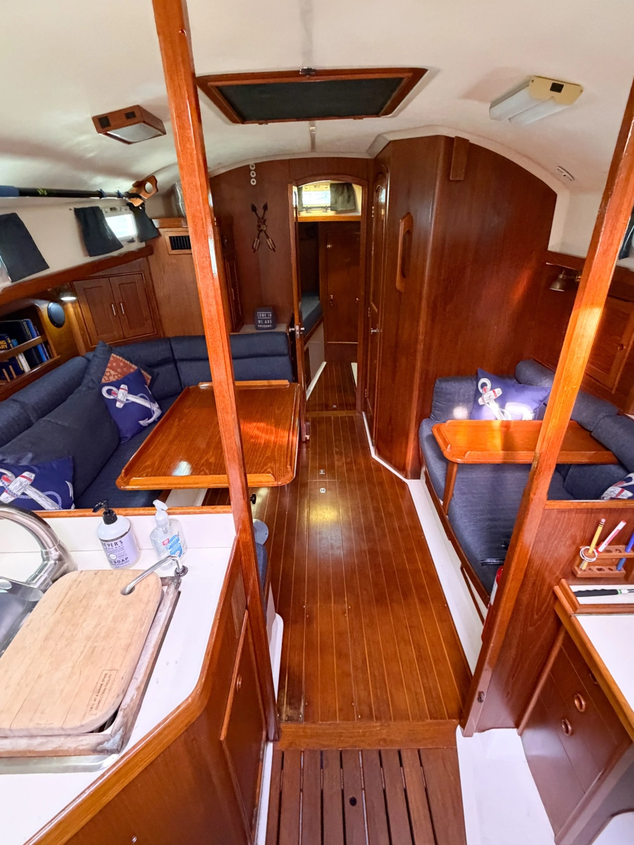 1989 Nonsuch 33