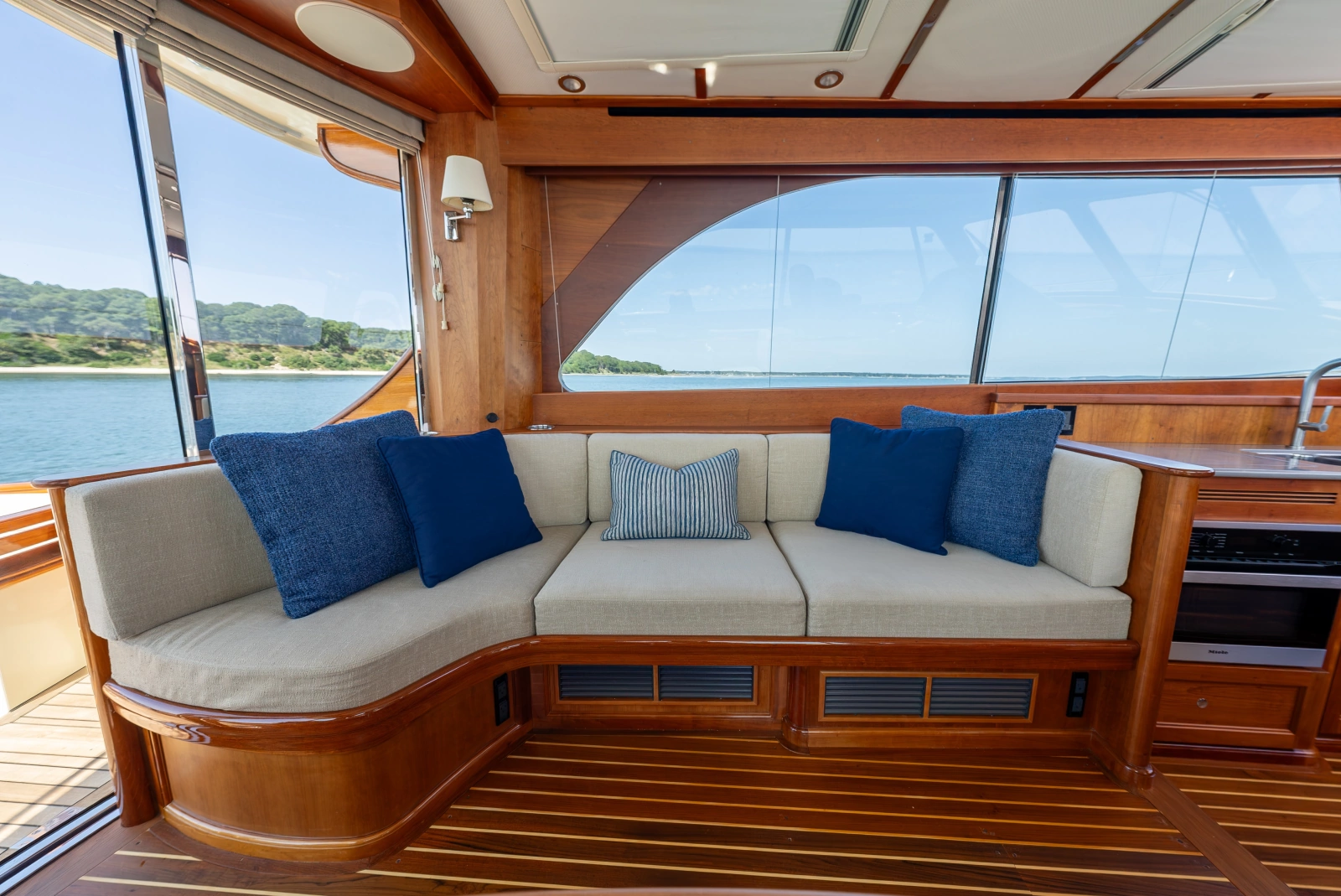 Port Settee