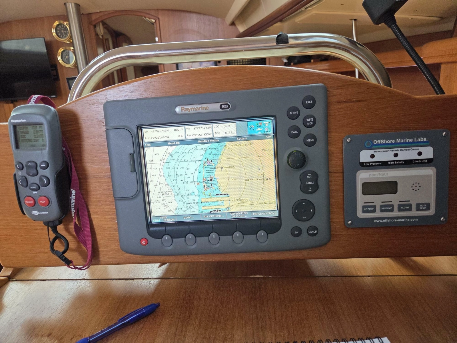 2007 Hunter 44 Deck Salon