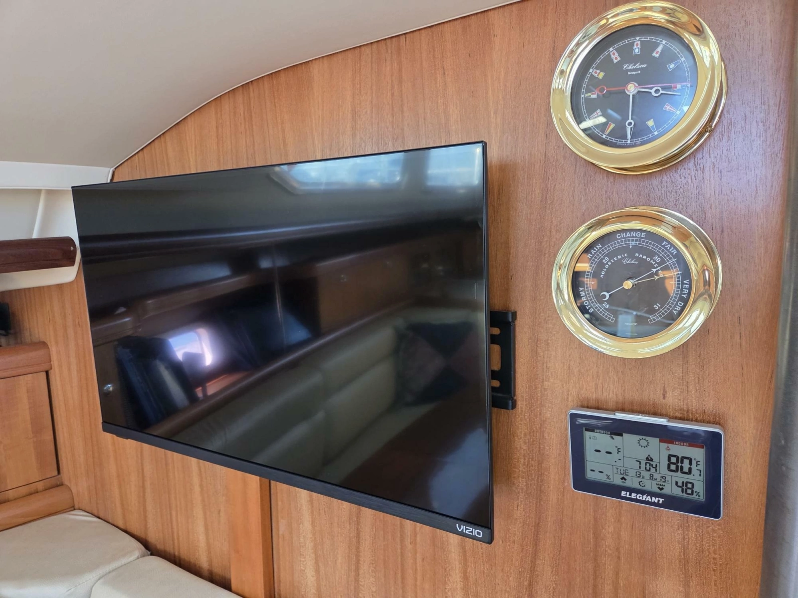 2007 Hunter 44 Deck Salon