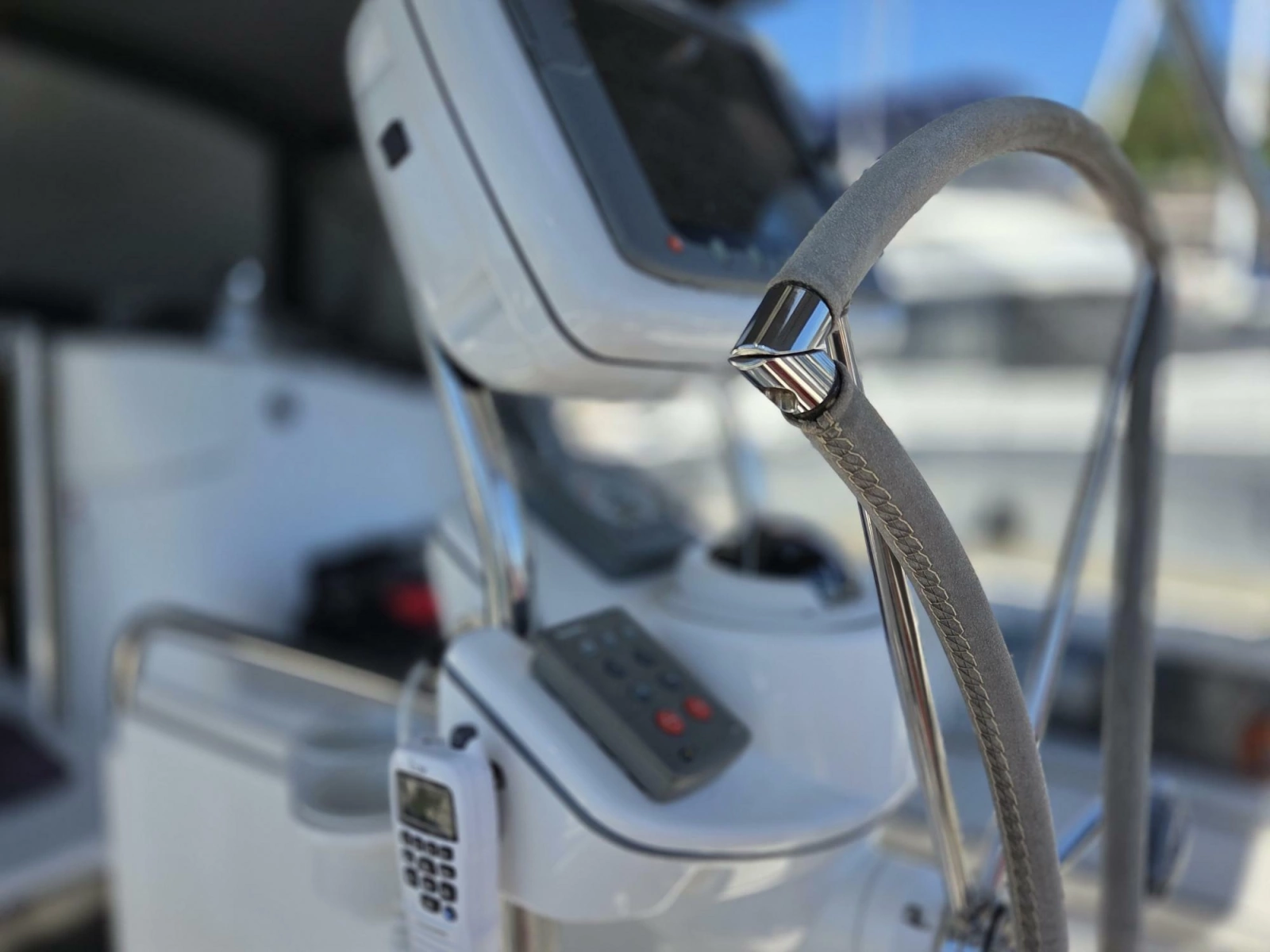 2007 Hunter 44 Deck Salon