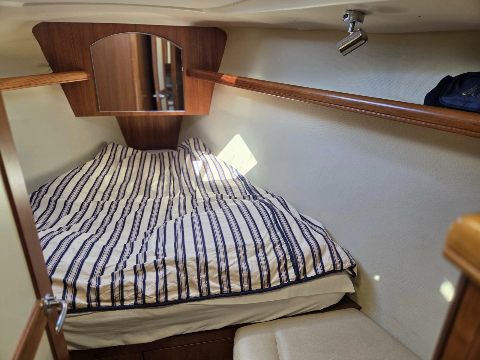 2007 Hunter 44 Deck Salon