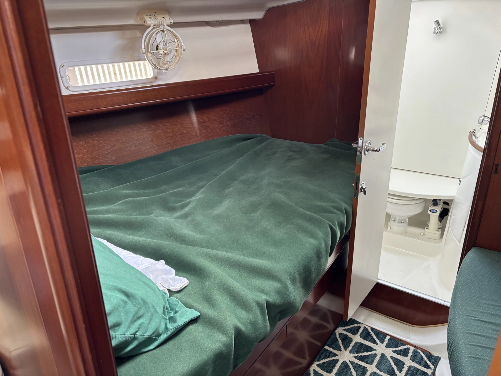 39ft Beneteau Yacht For Sale