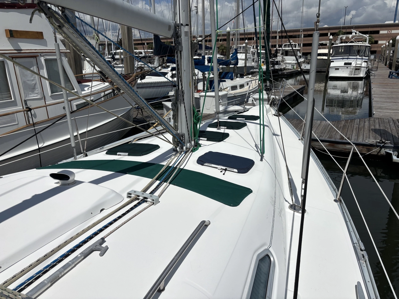 39ft Beneteau Yacht For Sale