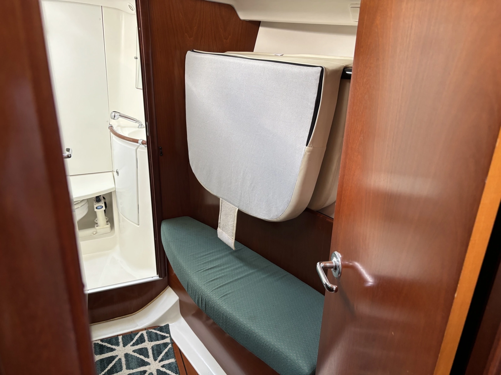 39ft Beneteau Yacht For Sale