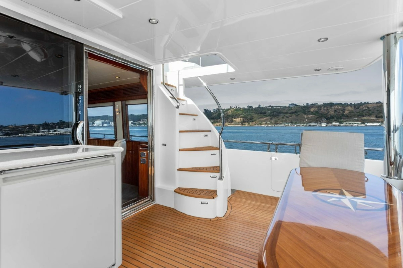 2014 Hampton 760 Sky Lounge Motor Yachts