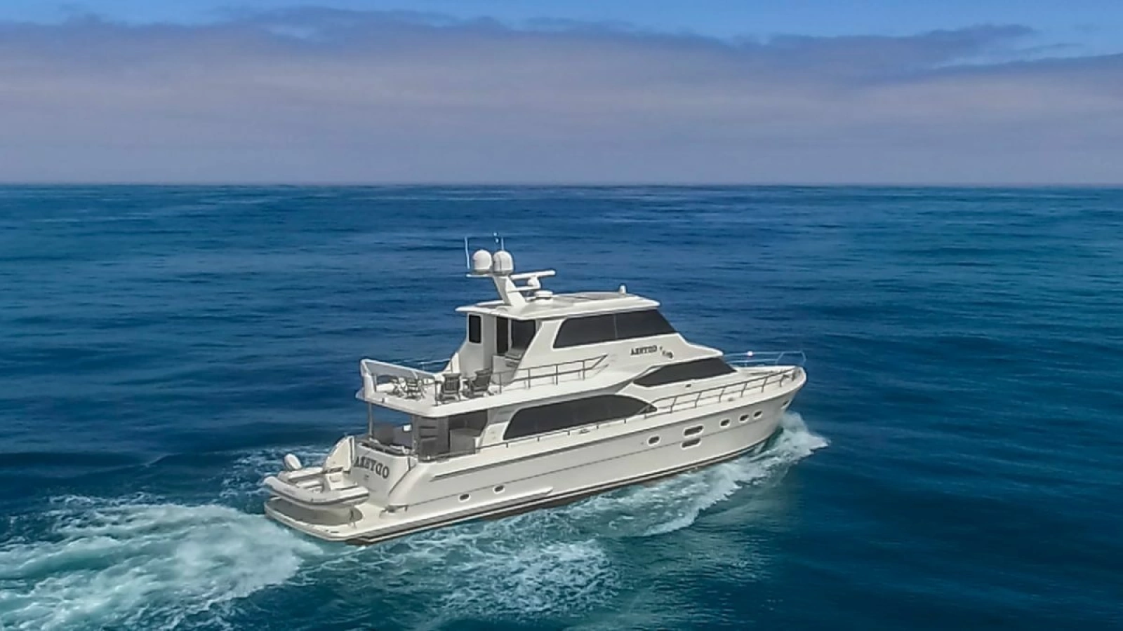 2014 Hampton 760 Sky Lounge Motor Yachts
