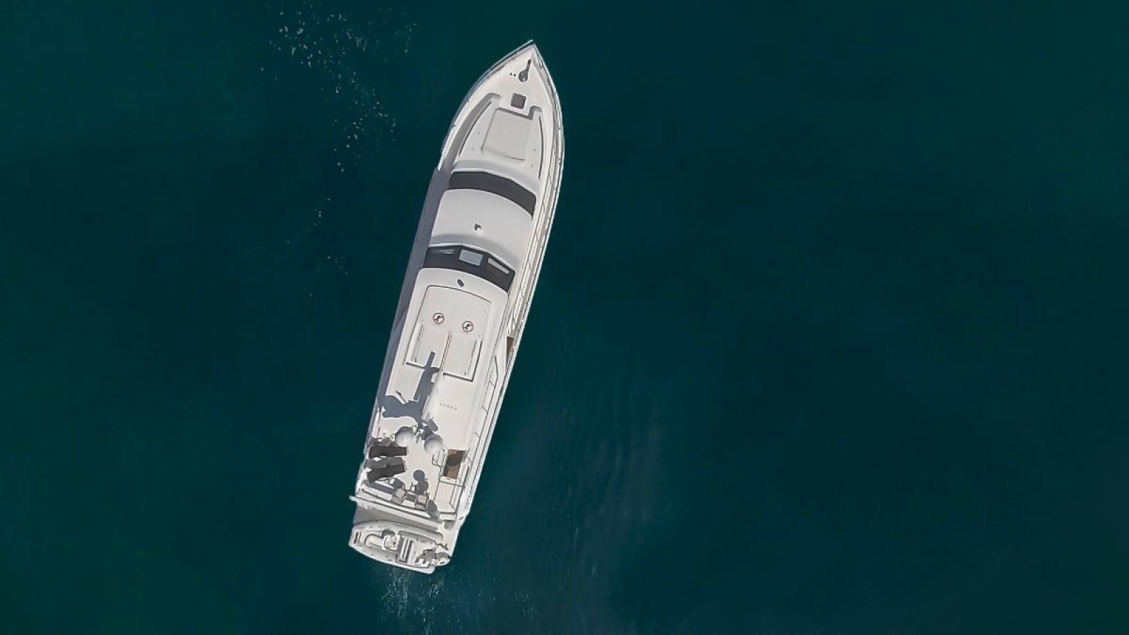 2014 Hampton 760 Sky Lounge Motor Yachts