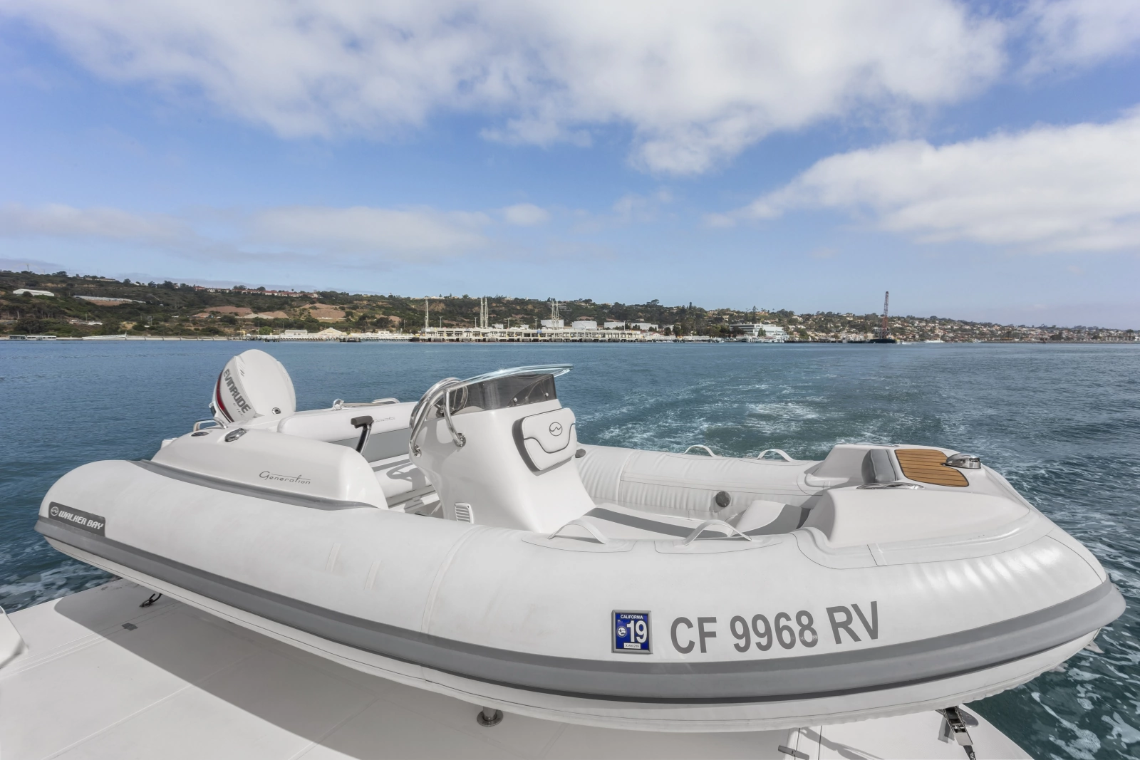2014 Hampton 760 Sky Lounge Motor Yachts