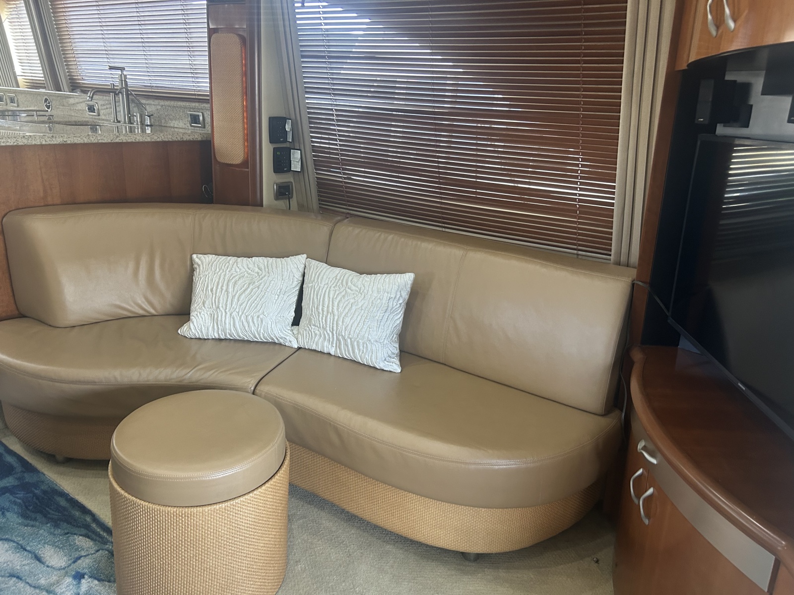 2005 Sea Ray 550 SEDAN BRIDGE