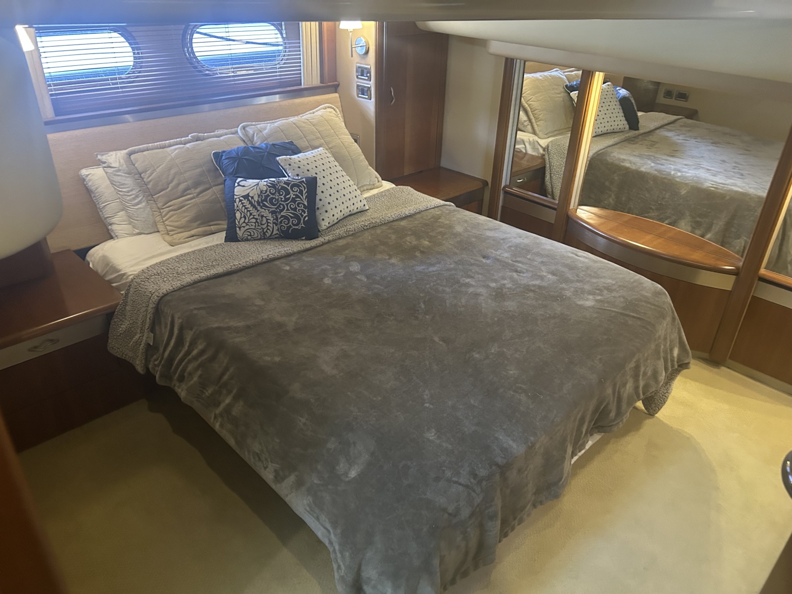2005 Sea Ray 550 SEDAN BRIDGE