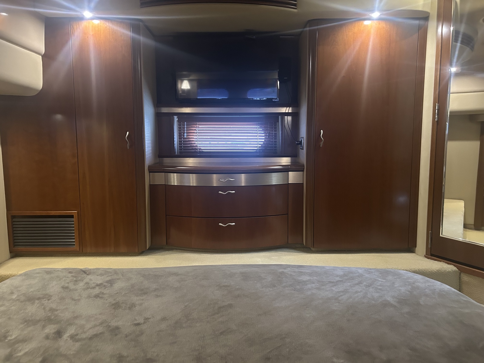 2005 Sea Ray 550 SEDAN BRIDGE