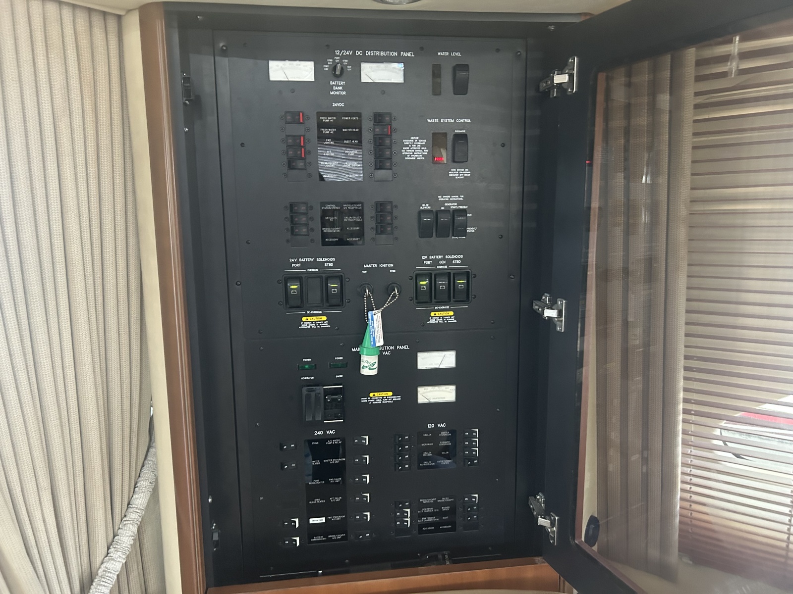 2005 Sea Ray 550 SEDAN BRIDGE