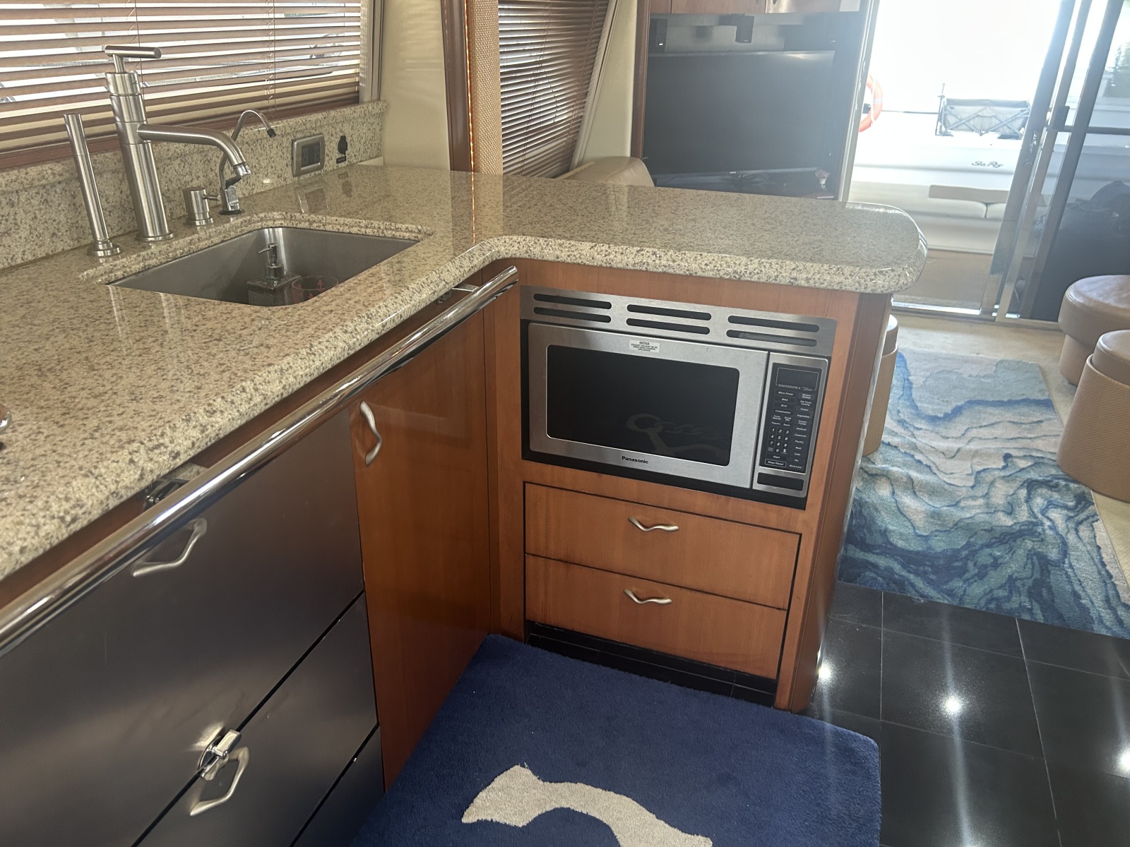 2005 Sea Ray 550 SEDAN BRIDGE