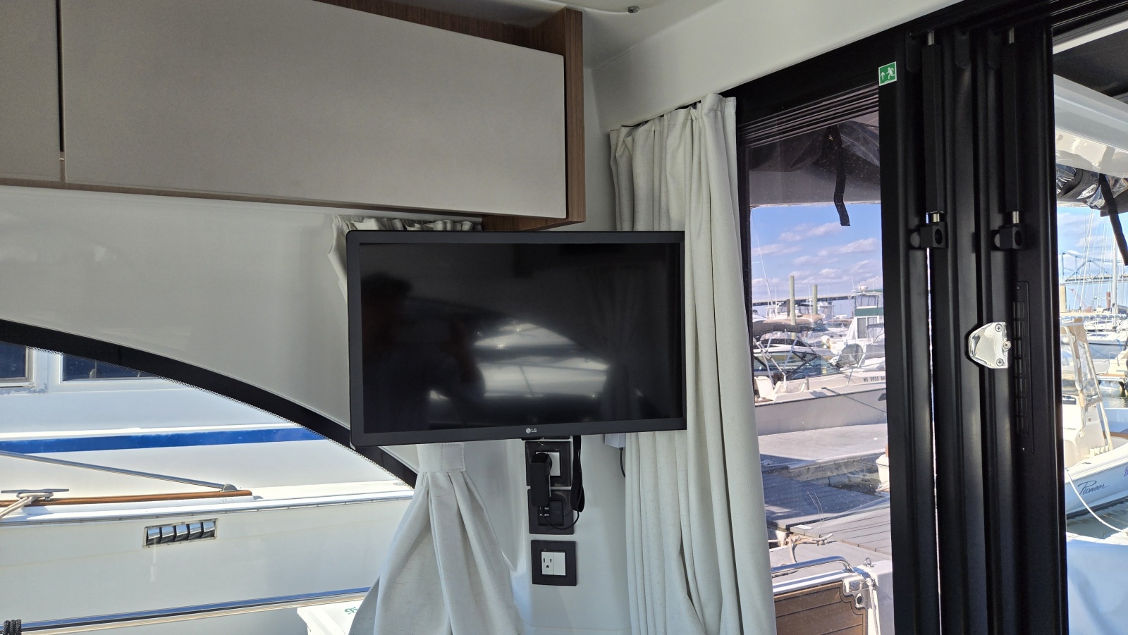2025 Beneteau Antares 11 Coupe