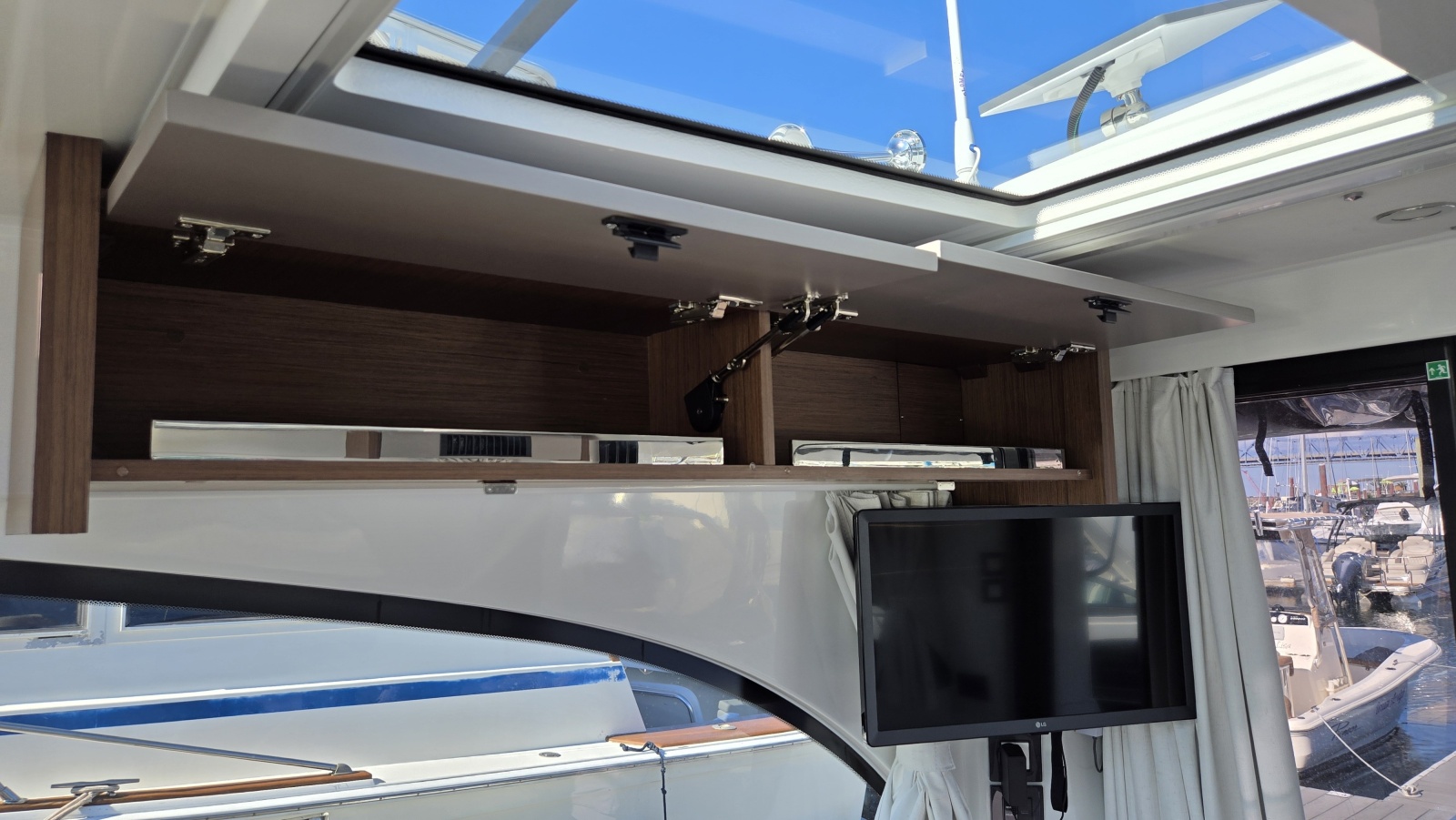 2025 Beneteau Antares 11 Coupe