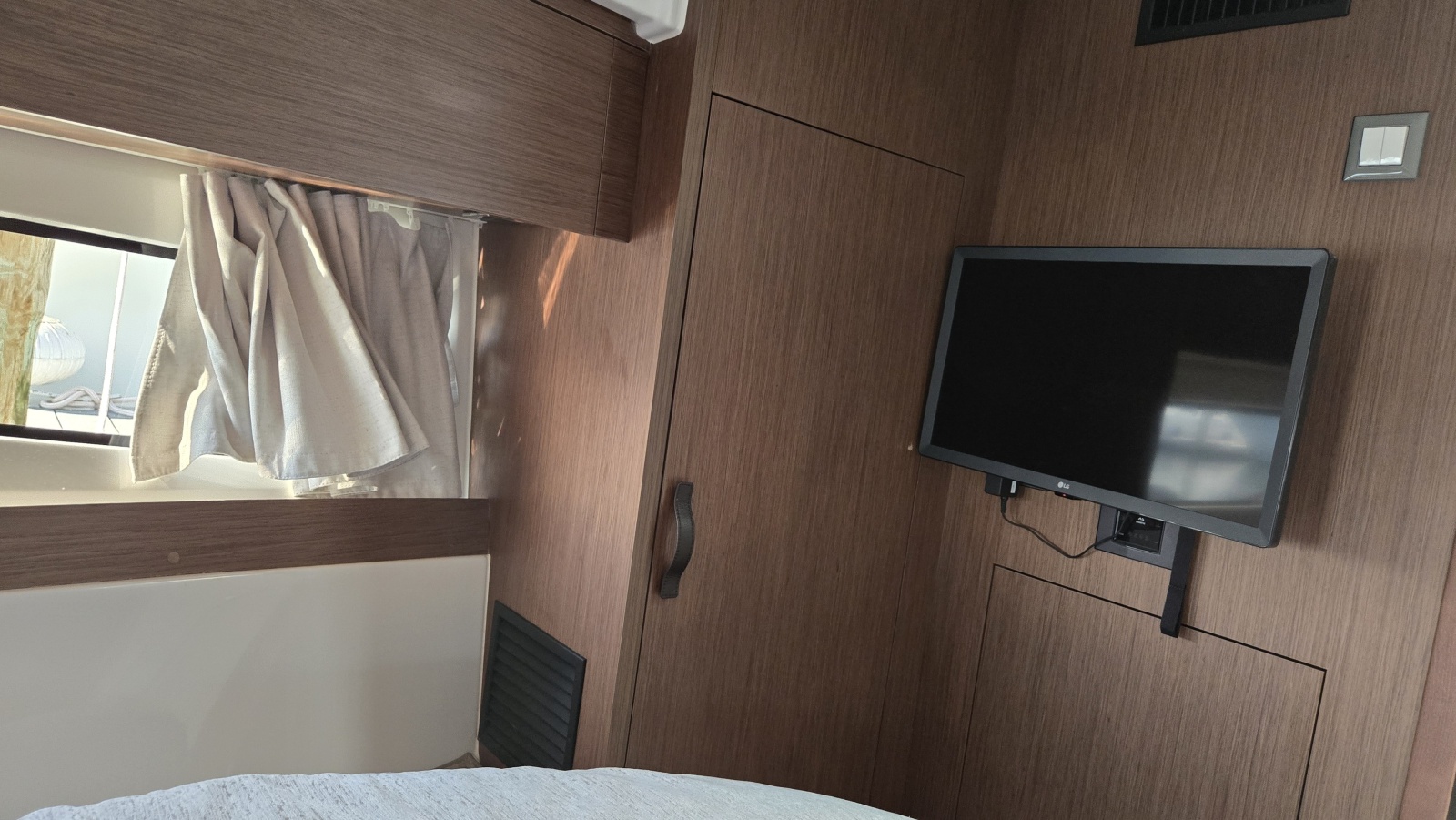 2025 Beneteau Antares 11 Coupe