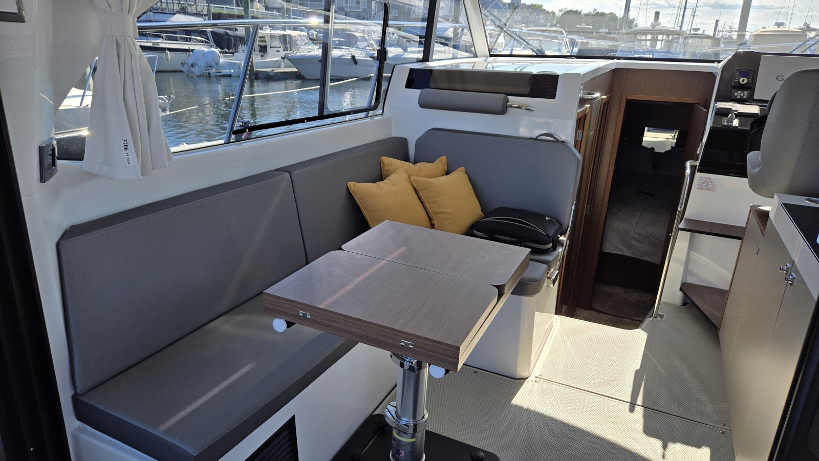 2025 Beneteau Antares 11 Coupe