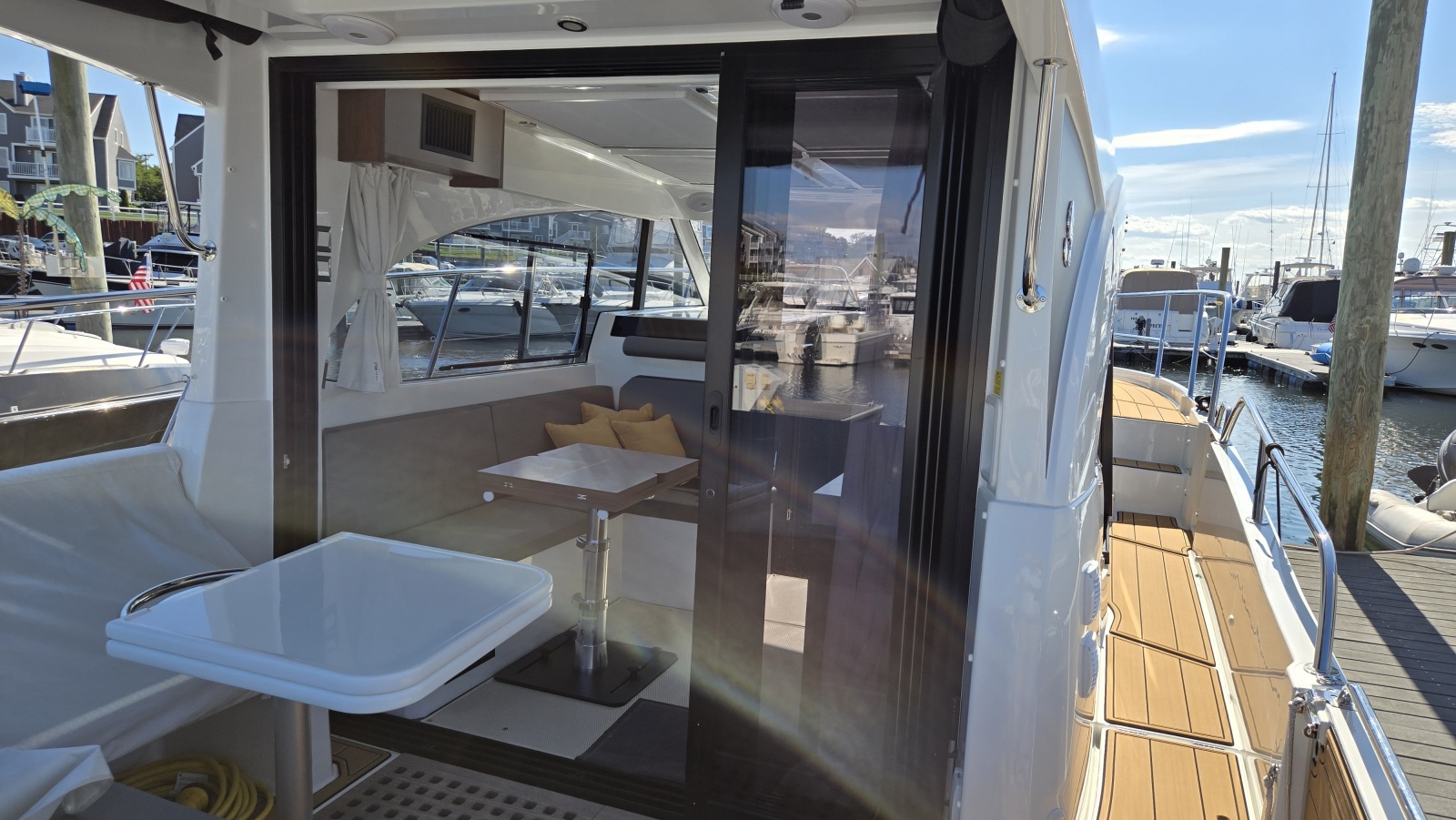 2025 Beneteau Antares 11 Coupe