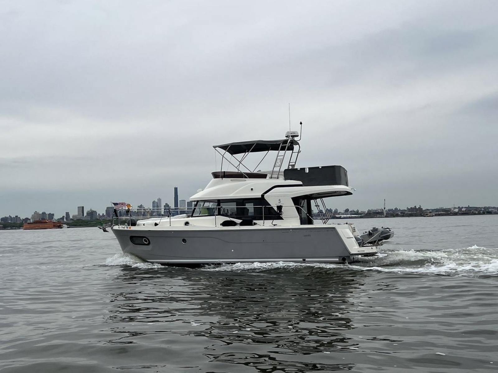 2022 Beneteau Swift Trawler 35